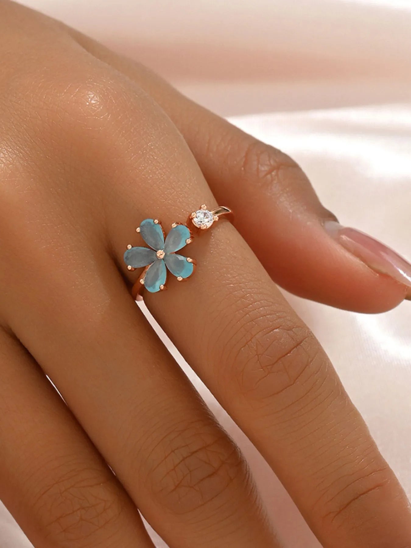 18K Gold - Plated Stainless Steel Zircon Flower Ring - MYSTIQOR