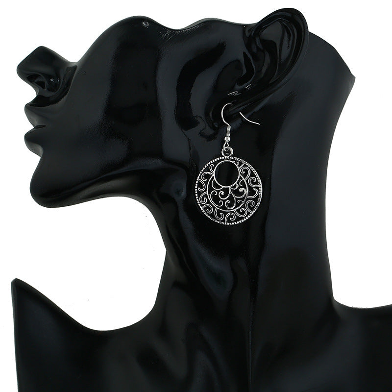 Hollow pattern earrings