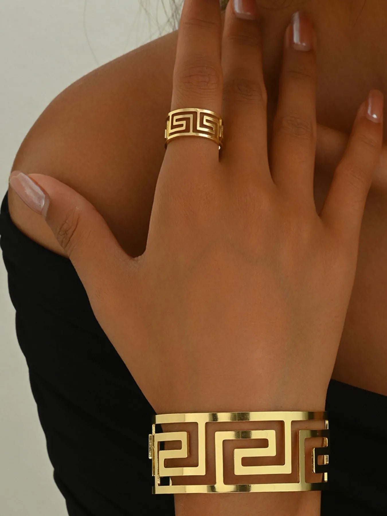 18K Gold - Plated Stainless Steel Geometric Bracelet and Ring Jewelry Set - MYSTIQOR