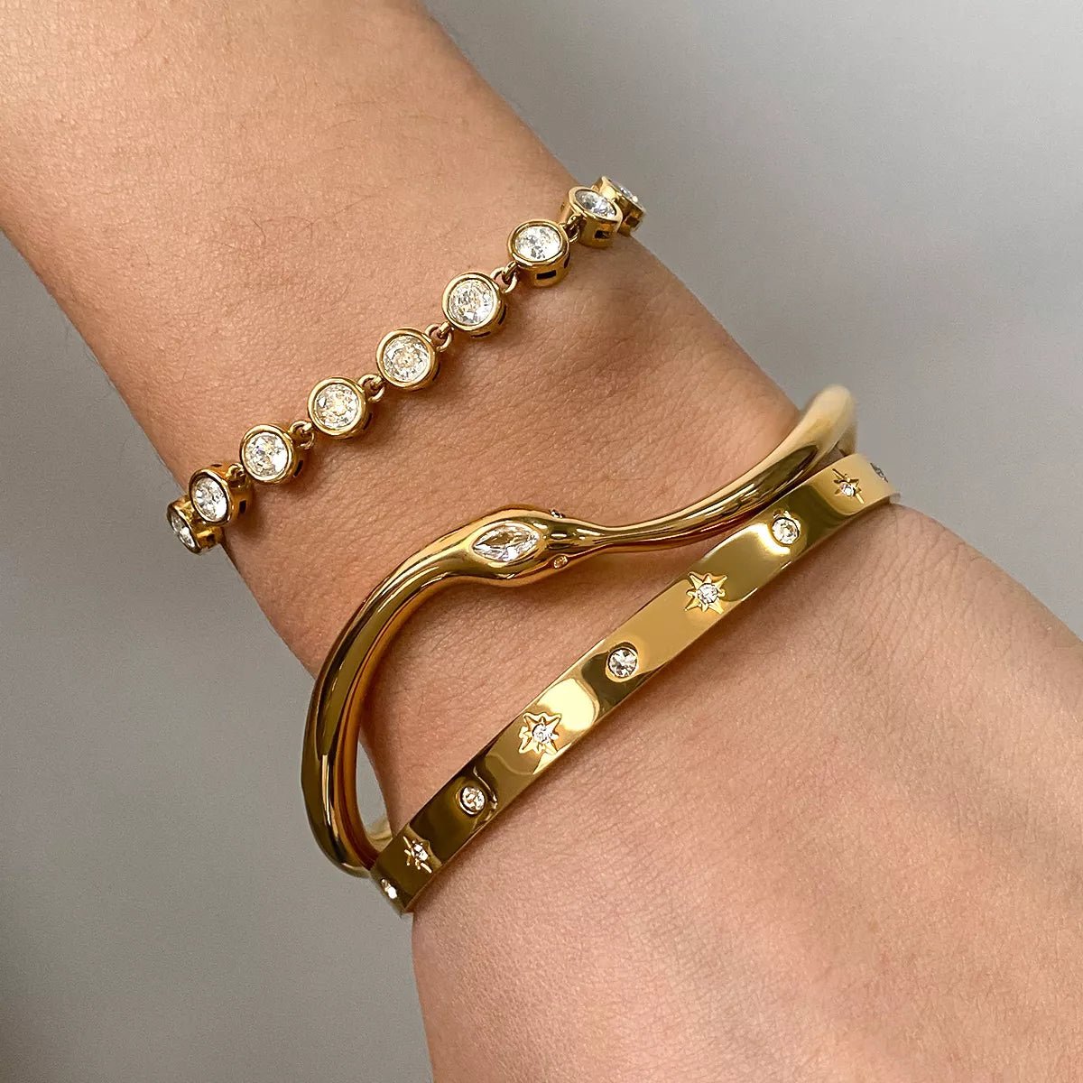 18K Gold - Plated Wave Bracelet - MYSTIQOR