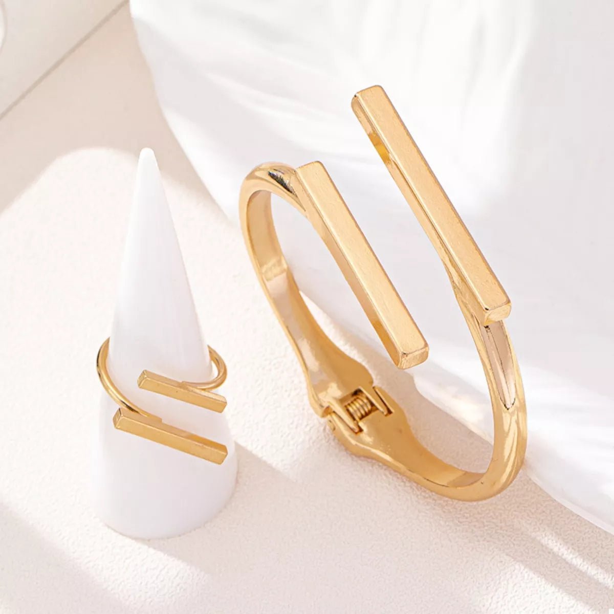 Adjustable 18K Gold - Plated Modern Bar Bracelet and Ring Jewelry Set - MYSTIQOR